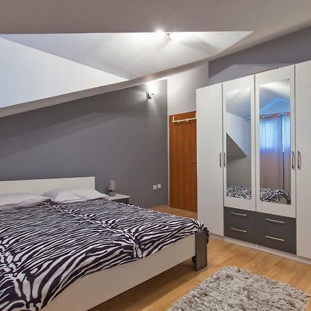 Inat Hotel Дубровник Екстериор снимка