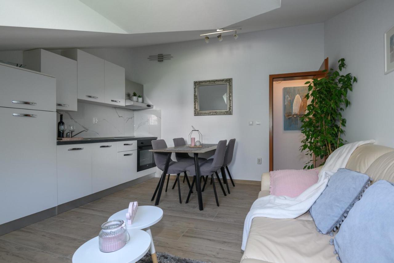 Inat Hotel Дубровник Екстериор снимка